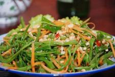 Gỏi bí xào lạc